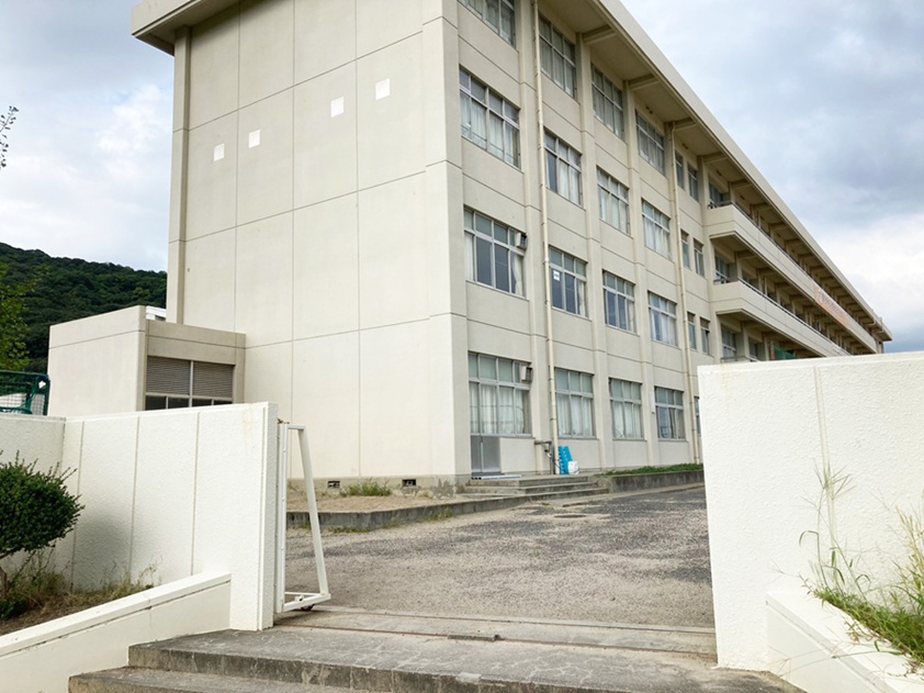 芥子山小学校