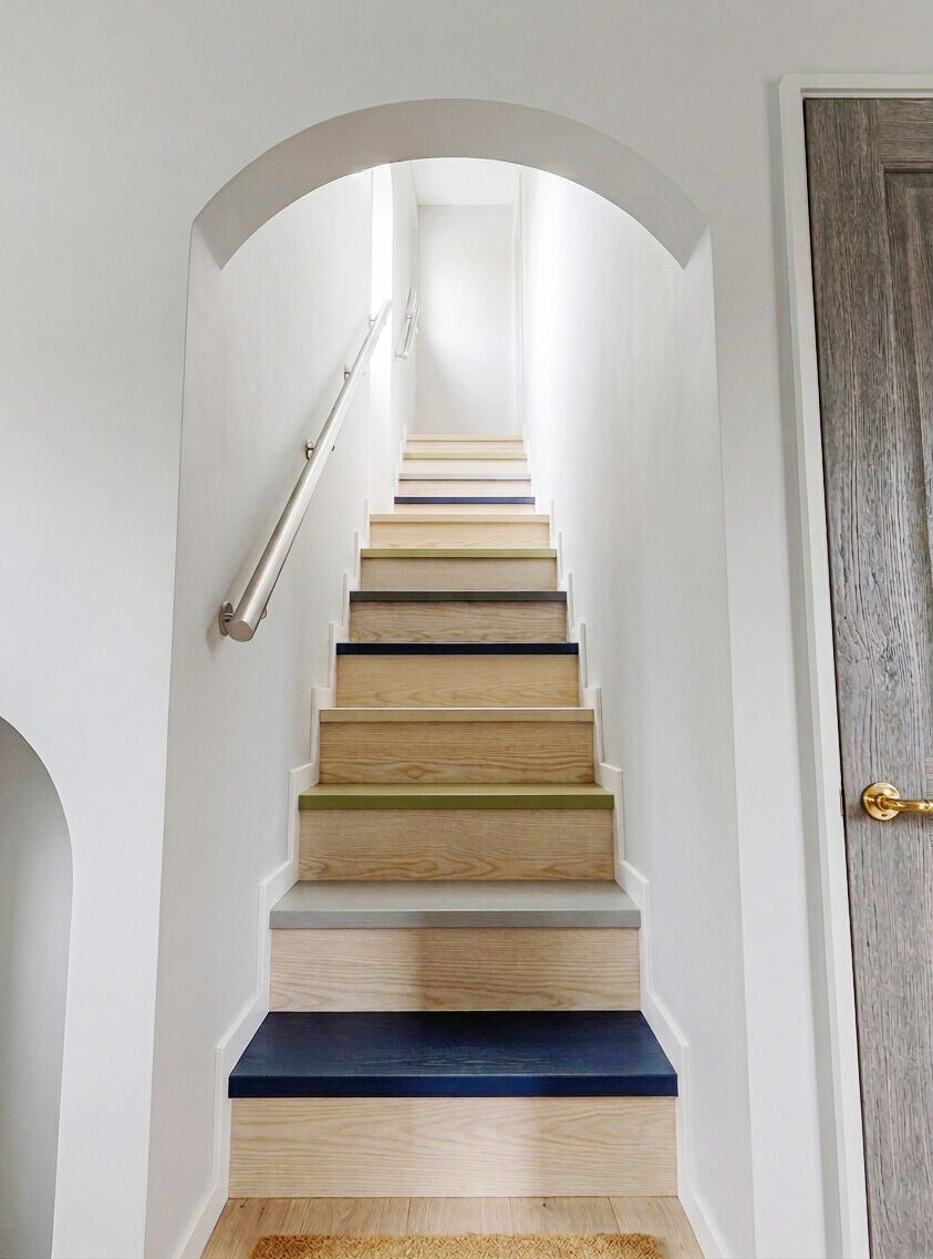 岡山市北区玉柏お客様邸完成見学会階段